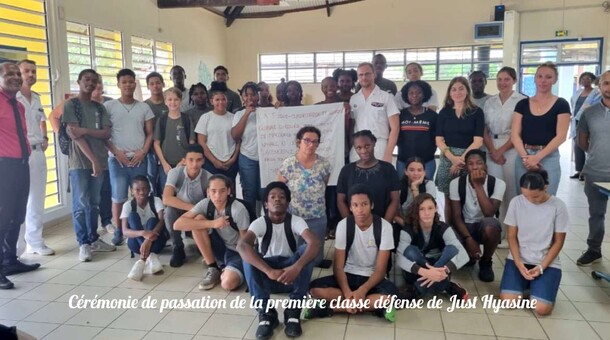 Cérémonie de passation de la première classe défebse de Just Hyasine - Photo de groupe